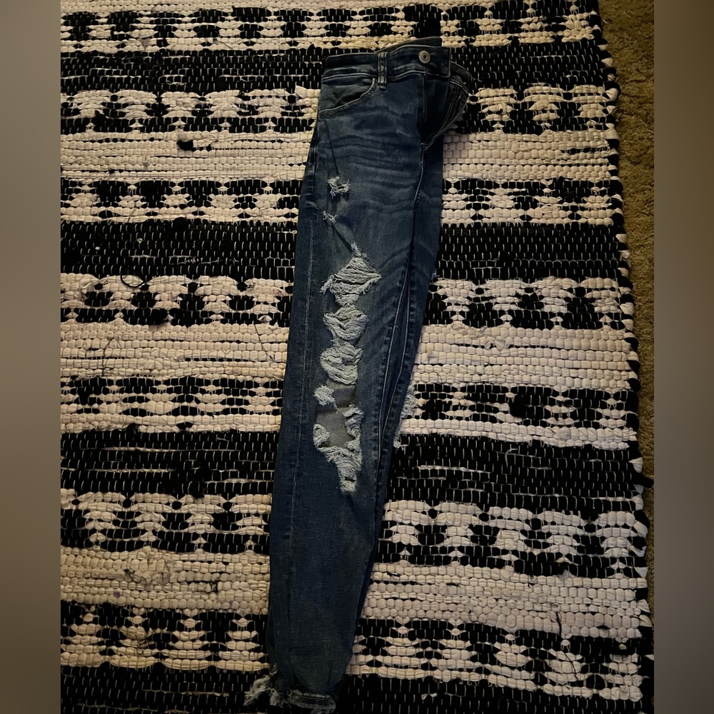 American eagle ripped jeans